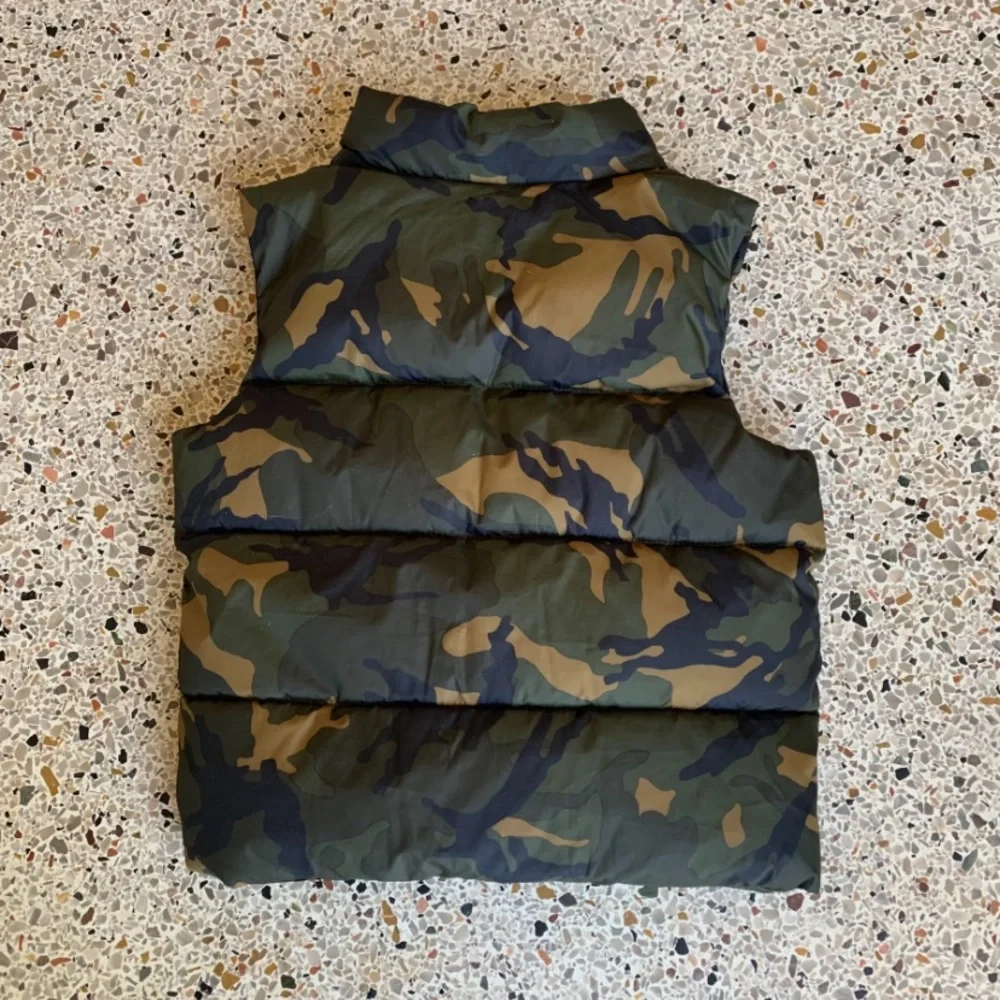 Old Navy Kids Camouflage Puffer Vest‎ Size XS/5